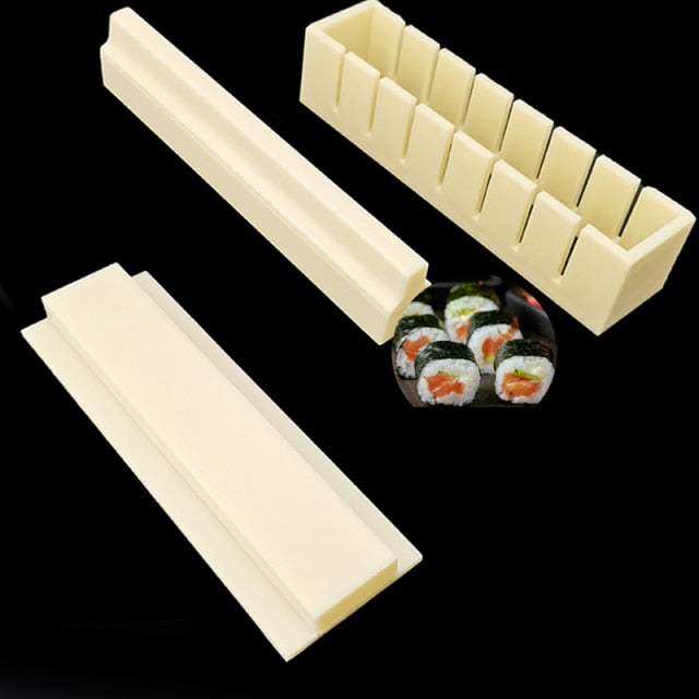 "11-teiliges Sushi Maker Set mit Formen in Herz-, Rechteck- und Blumenmotiven für kreative Reisballrollen."