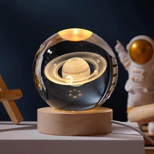 Lichtkugel mit 3D-Mondgravur – Astronauten-Dekoration