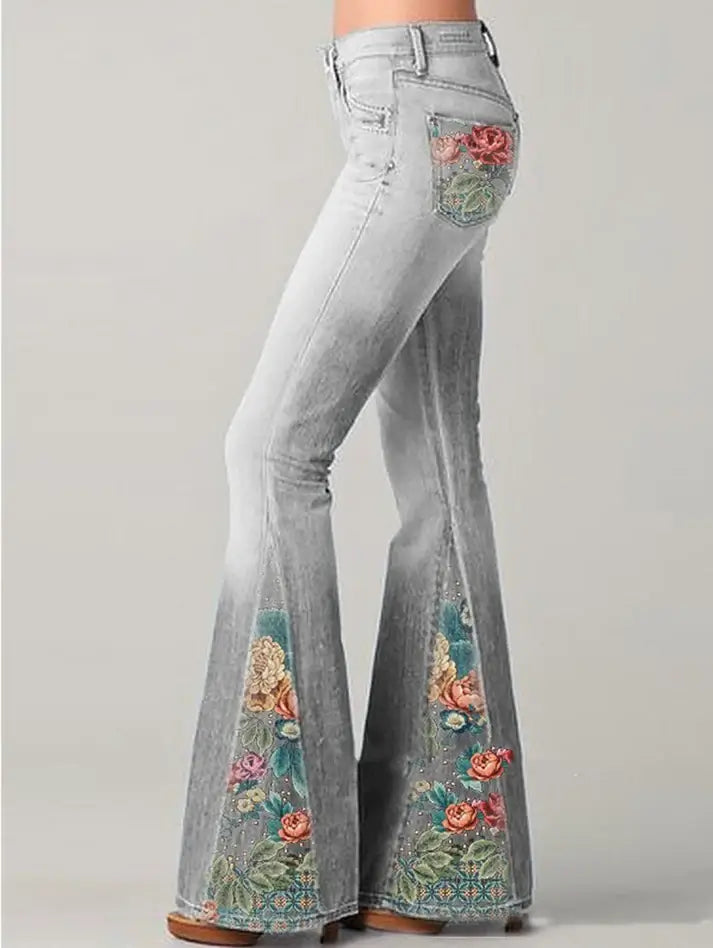 Schlagjeans mit floralen Details