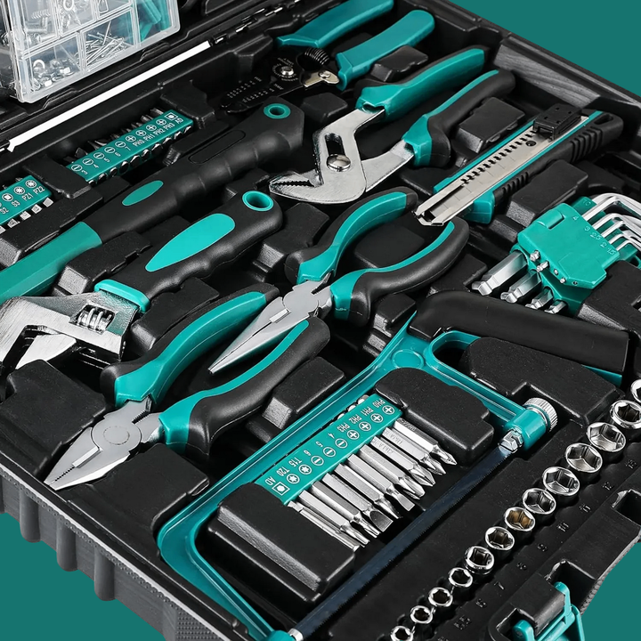 198-teiliges Universal-Werkzeugset in kompaktem Koffer mit ergonomischen, rutschfesten Griffen für vielseitige Heimprojekte.