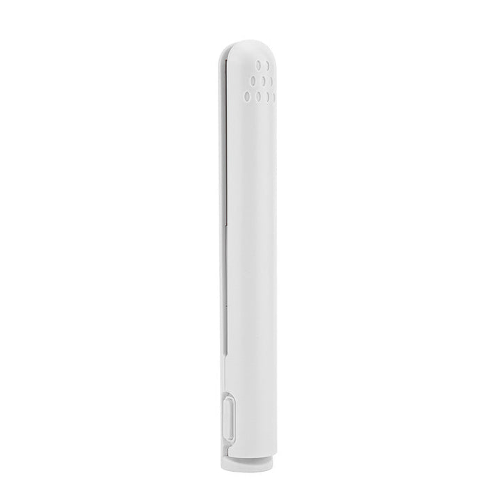 "2-in-1 Haarstyler mit schützender Keramikbeschichtung, ideal für glattes und lockiges Haarstyling, gezeigt im Einsatz."