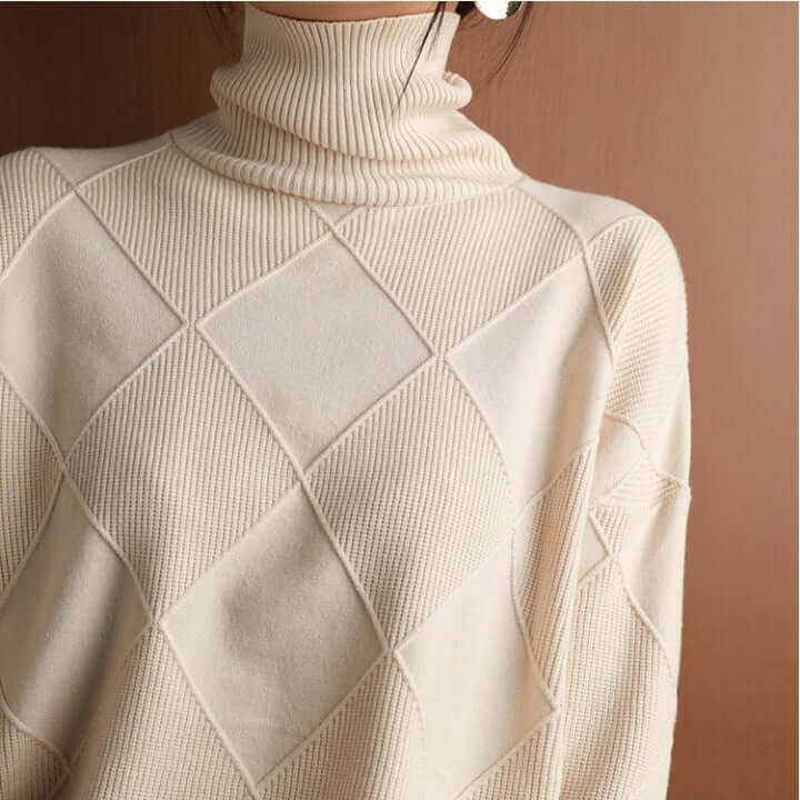 Handgestrickter Rollkragenpullover