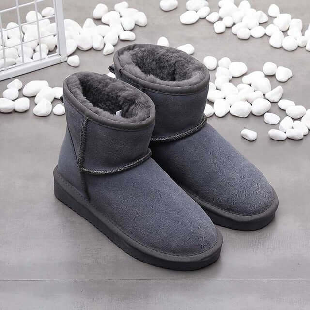 Wärmende Knöchelhohe Winterstiefel in Wildleder-Optik