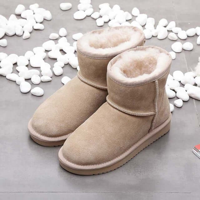 Wärmende Knöchelhohe Winterstiefel in Wildleder-Optik