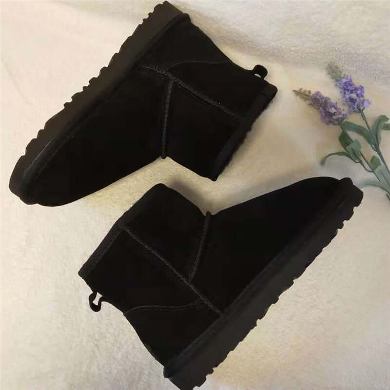 Wärmende Knöchelhohe Winterstiefel in Wildleder-Optik