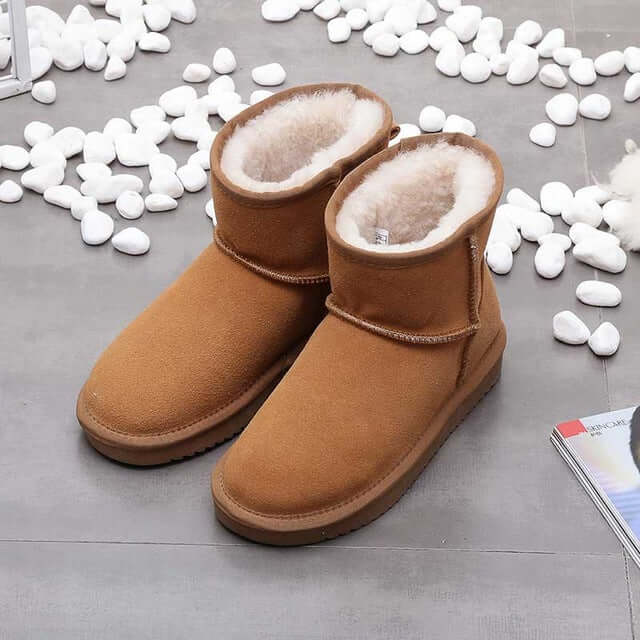 Wärmende Knöchelhohe Winterstiefel in Wildleder-Optik