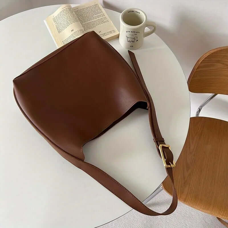 Stilvolle und Funktionale Schultertasche aus Kunstleder