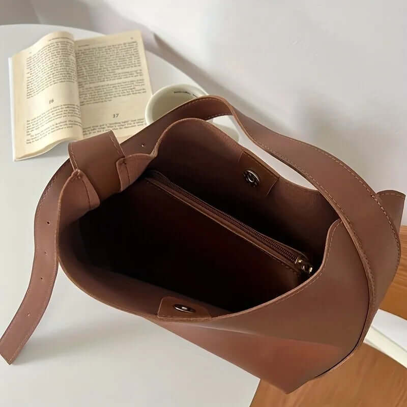 Stilvolle und Funktionale Schultertasche aus Kunstleder