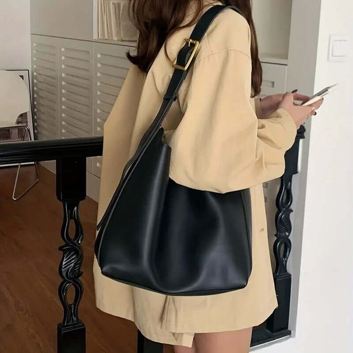 Stilvolle und Funktionale Schultertasche aus Kunstleder