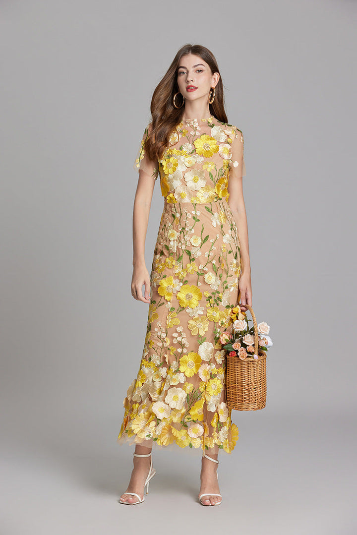 "Ärmelloses Damenkleid, elegant bestickt, fließende Silhouette, vielseitig für jede Gelegenheit"