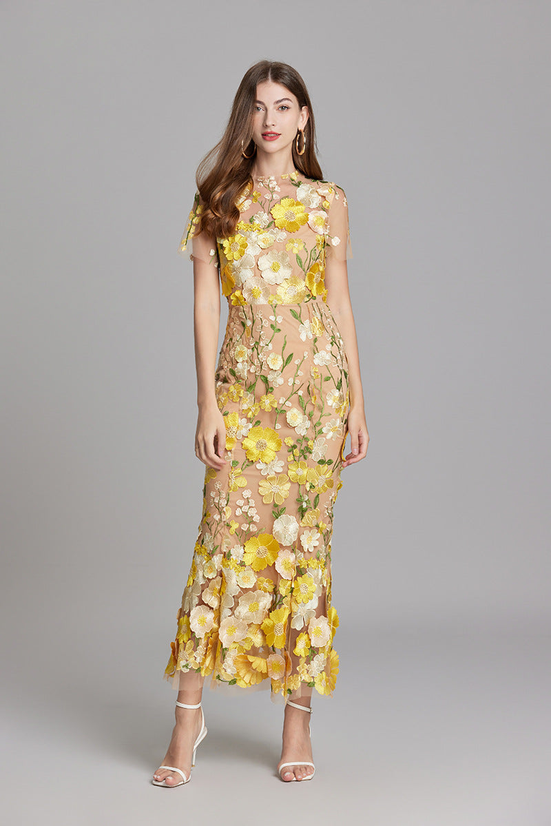 "Ärmelloses Damenkleid, elegant bestickt, fließende Silhouette, vielseitig für jede Gelegenheit"