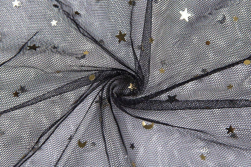 Ärmelloses Maxi-Netzkleid in Schwarz, Boho-Stil, mit transparentem Netzgewebe und Pailletten, perfekt für den Sommer.