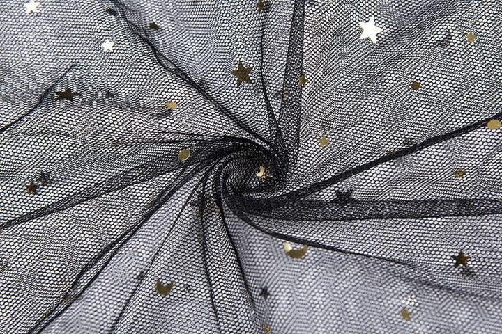 Ärmelloses Maxi-Netzkleid in Schwarz, Boho-Stil, mit transparentem Netzgewebe und Pailletten, perfekt für den Sommer.