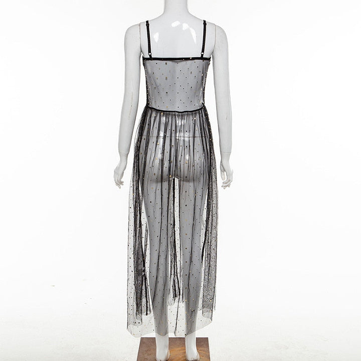 Ärmelloses Maxi-Netzkleid in Schwarz, Boho-Stil, mit transparentem Netzgewebe und Pailletten, perfekt für den Sommer.
