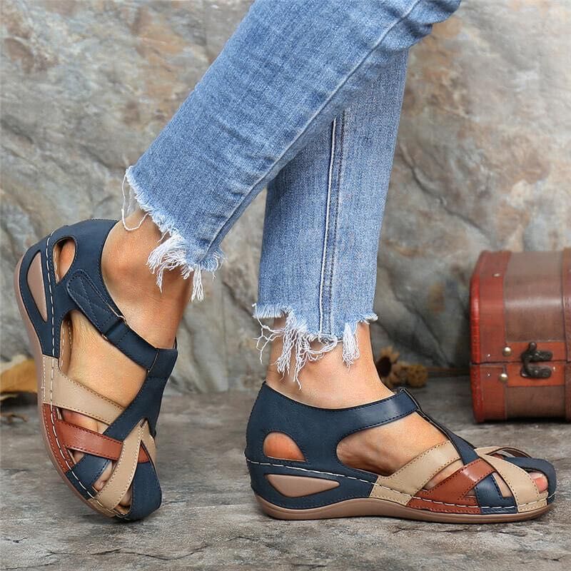 Atmungsaktive Damen-Sandalen aus leichtem Material, offenes Design, gepolstertes Fußbett, ideal für sommerliche Tage.
