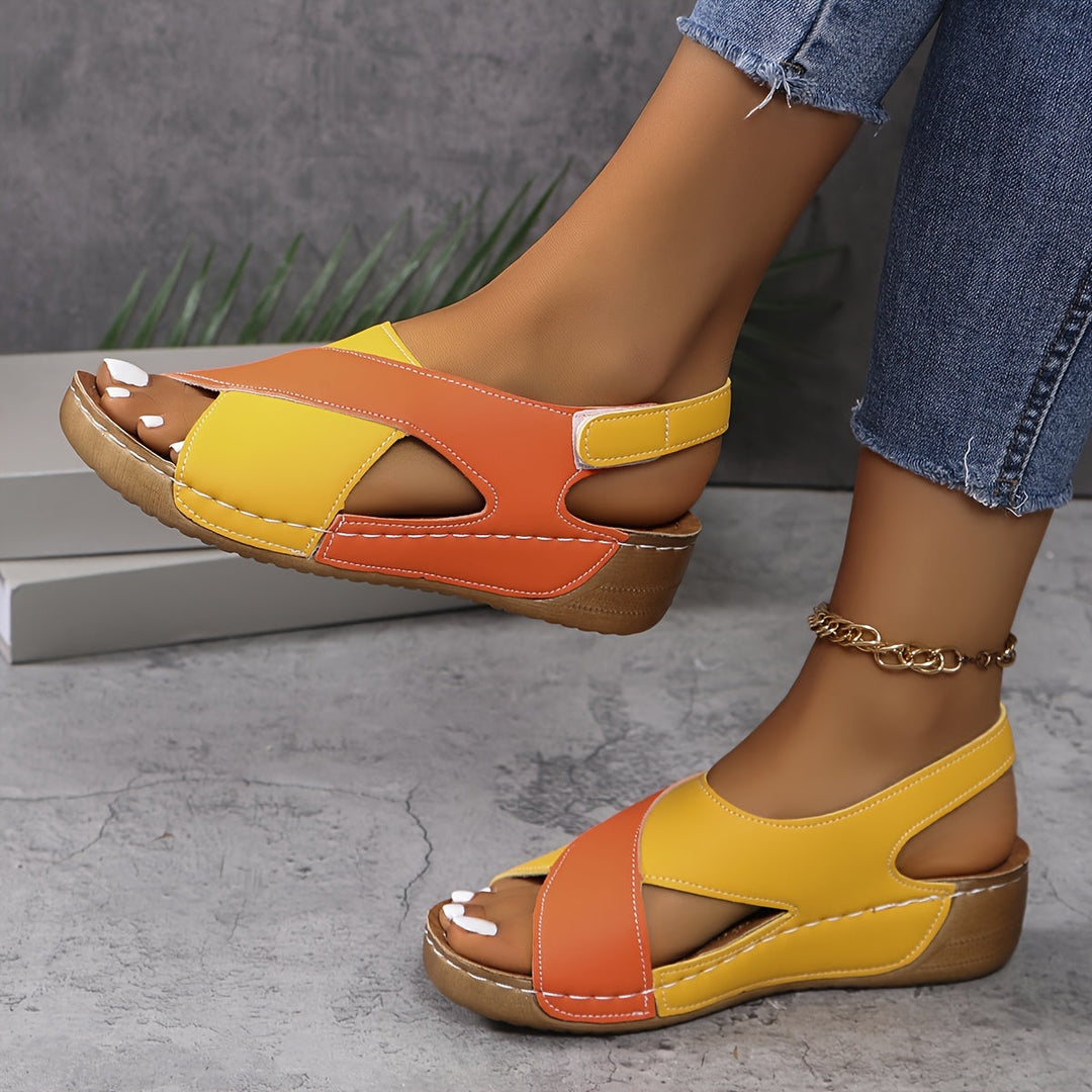 "Atmungsaktive Damen-Wandersandalen in Beige, elegant mit gepolsterter Innensohle, ideal für Sommer und Freizeit."
