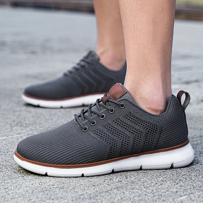 Atmungsaktive Herren Sneaker, leichtes Mesh-Design, moderne Optik, perfekter Tragekomfort für aktive Männer.