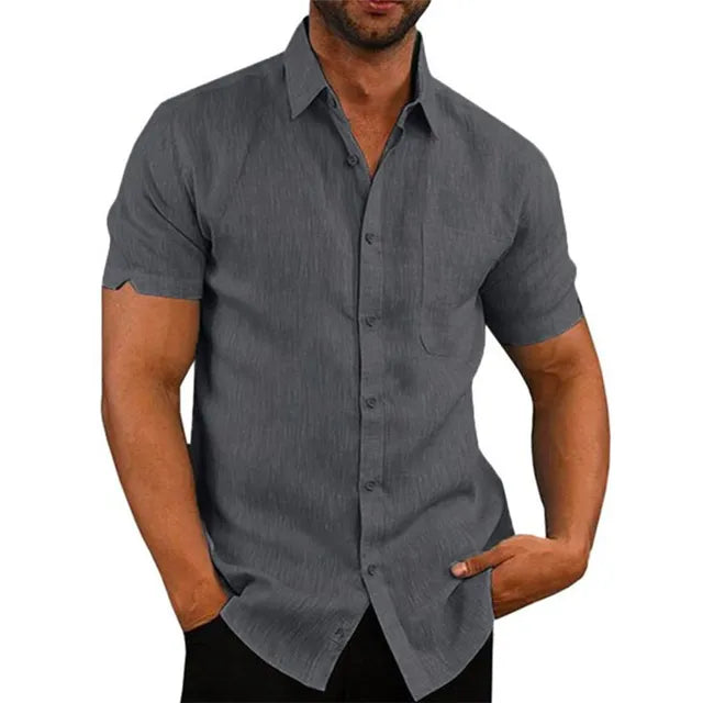 Atmungsaktives, elegantes Herren-Leinenhemd für Sommer, kurzärmelig, schlichter Kragen, vielseitig kombinierbar.