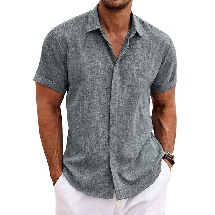 "Atmungsaktives Sommer Polo-Shirt für Herren in elegantem Design, ideal für warme Tage, erhältlich in vielen Farben."