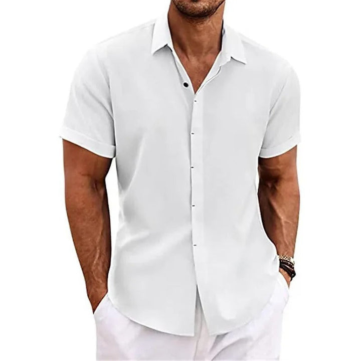"Atmungsaktives Sommer Polo-Shirt für Herren in elegantem Design, ideal für warme Tage, erhältlich in vielen Farben."