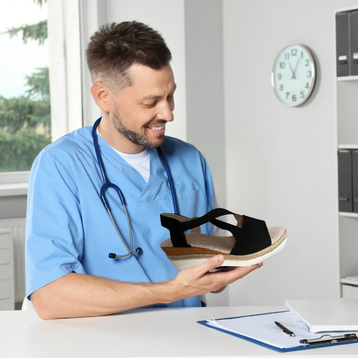"Bequeme Damen-Sandalen in Beige, ergonomisch, rutschfeste Sohle, für schmerzfreie Schritte und modischen Komfort."