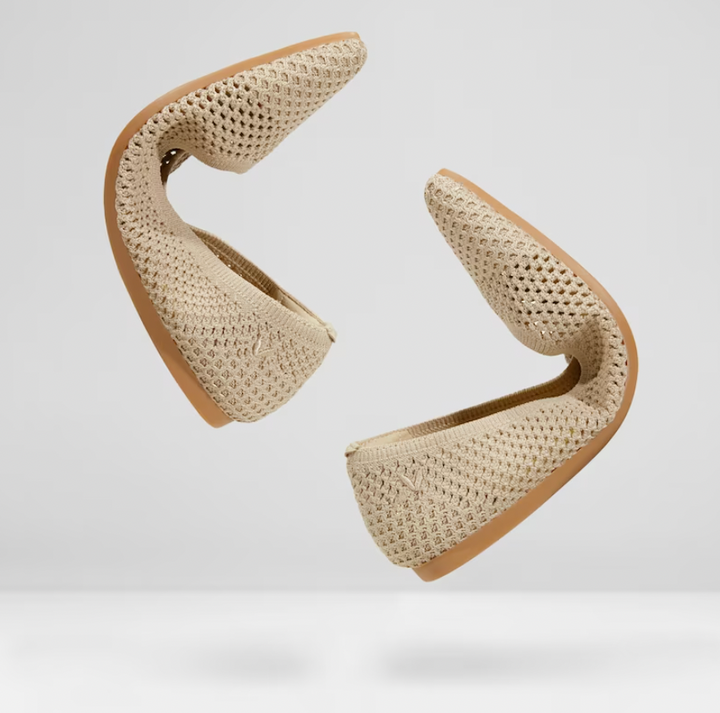 Bequeme Damen-Sandalen, sommerliche Fußbettsandalen in Beige-Schwarz, ideal für Alltag und besondere Anlässe.