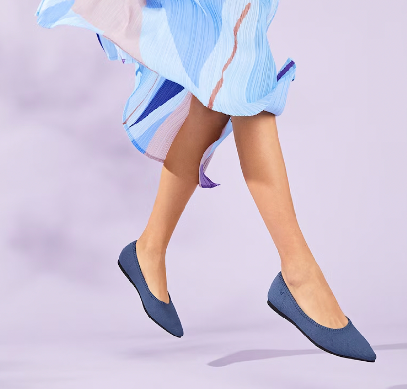 Bequeme Damen-Sandalen, sommerliche Fußbettsandalen in Beige-Schwarz, ideal für Alltag und besondere Anlässe.