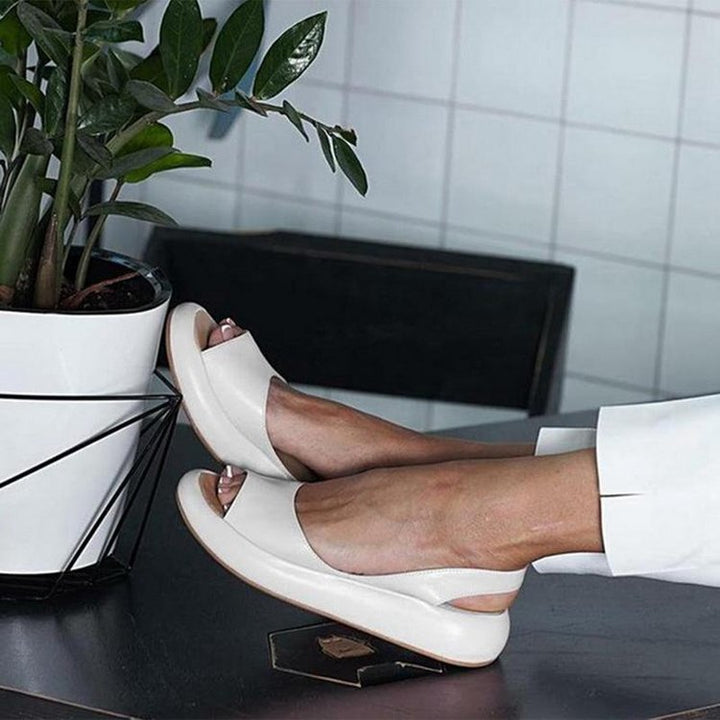 "Bequeme Damen-Sommersandalen, modisch mit langlebigem, hochwertigem Material und stilvollem Design in modernen Farben."