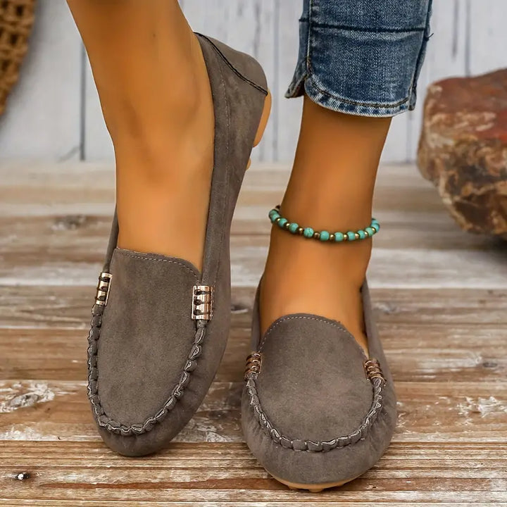 "Bequeme gelbe Slip-On Schuhe für Herren, stilvoll, elegant und vielseitig einsetzbar, ideal für Arbeit und Freizeit."