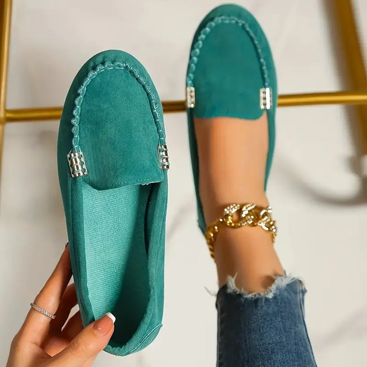 "Bequeme gelbe Slip-On Schuhe für Herren, stilvoll, elegant und vielseitig einsetzbar, ideal für Arbeit und Freizeit."