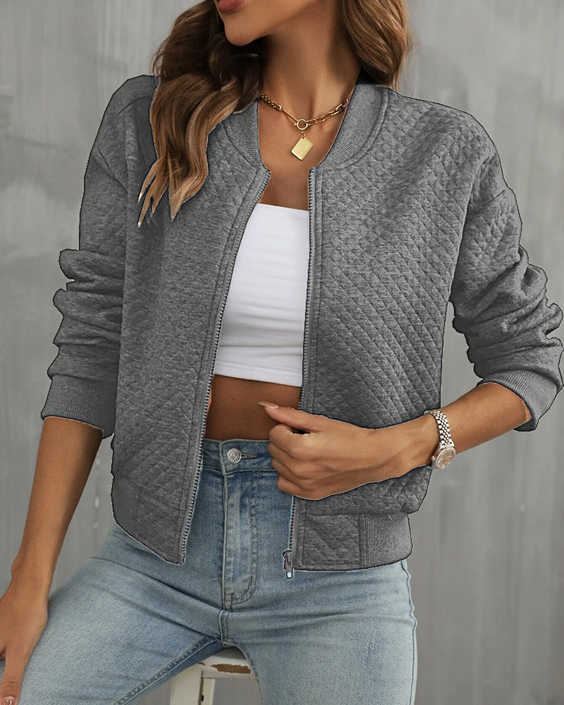 "Blaue Sommer Bomberjacke Gesine, leichtes und atmungsaktives Material, moderner Schnitt, elegante Details für Damen."