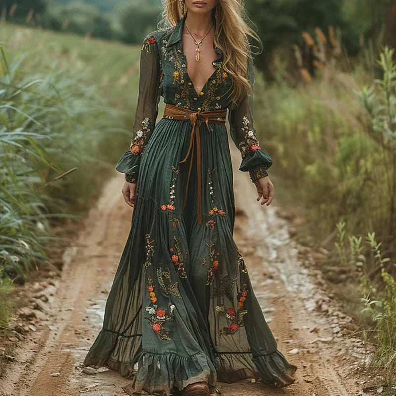 "Boho Maxikleid mit V-Ausschnitt, langen Ärmeln, fließendem Stoff, ideal für Alltag und Anlässe, Farben Blau, Braun, Grün."