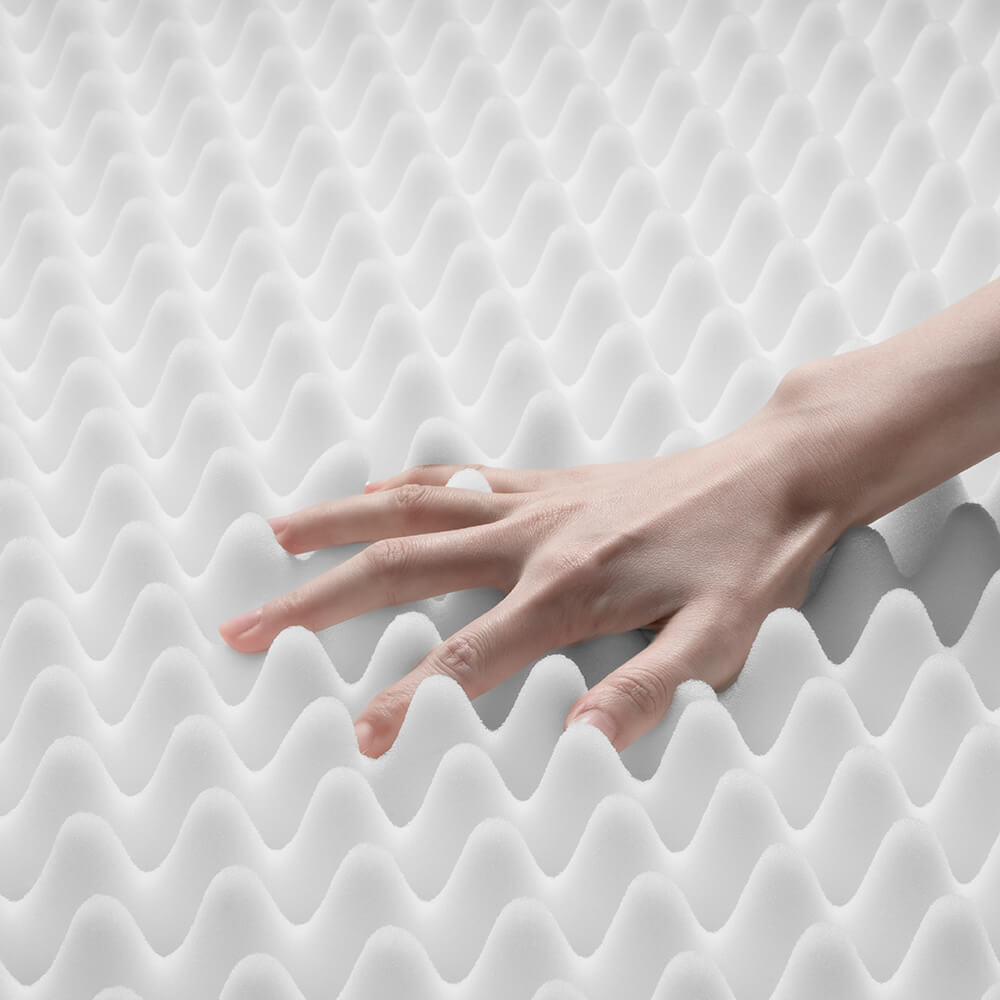 Braunes orthopädisches Hundebett im flauschigen Donut-Design, bietet Komfort und Gelenkschutz.