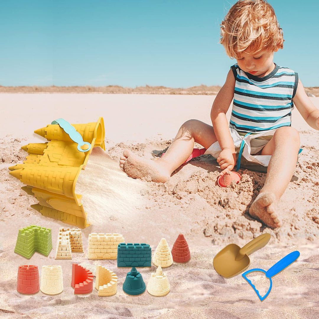 "Buntes Sandkastenset mit Förmchen, Schaufeln und Eimer, ideal für kreativen Spielspaß am Strand oder im Garten."
