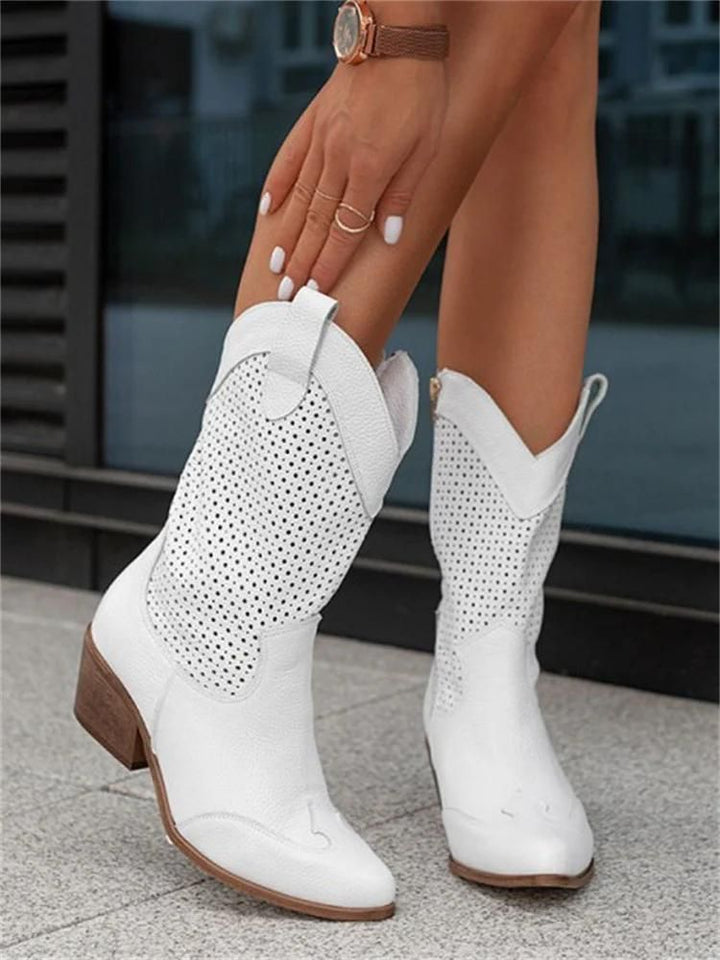 "Cowboy-Stiefel Damen aus Leder mit Perforationen und Blockabsatz, Seitenansicht, elegantes Design, bequemer Halt."