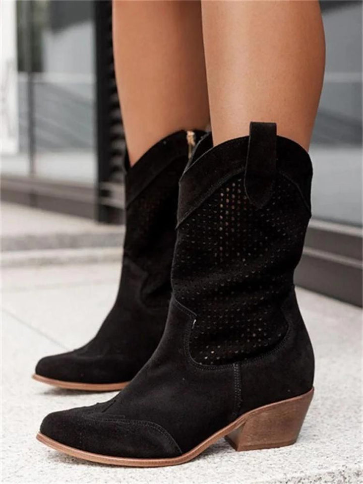 "Cowboy-Stiefel Damen aus Leder mit Perforationen und Blockabsatz, Seitenansicht, elegantes Design, bequemer Halt."