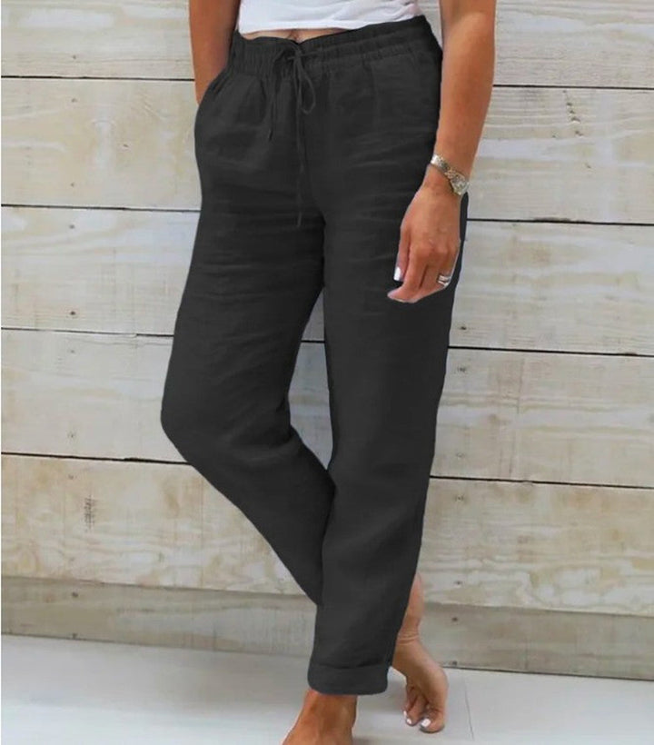 "Cropped Damen Freizeithose mit Kordelzug, eleganter Schnitt, lässig und komfortabel, vielseitig für jeden Anlass."