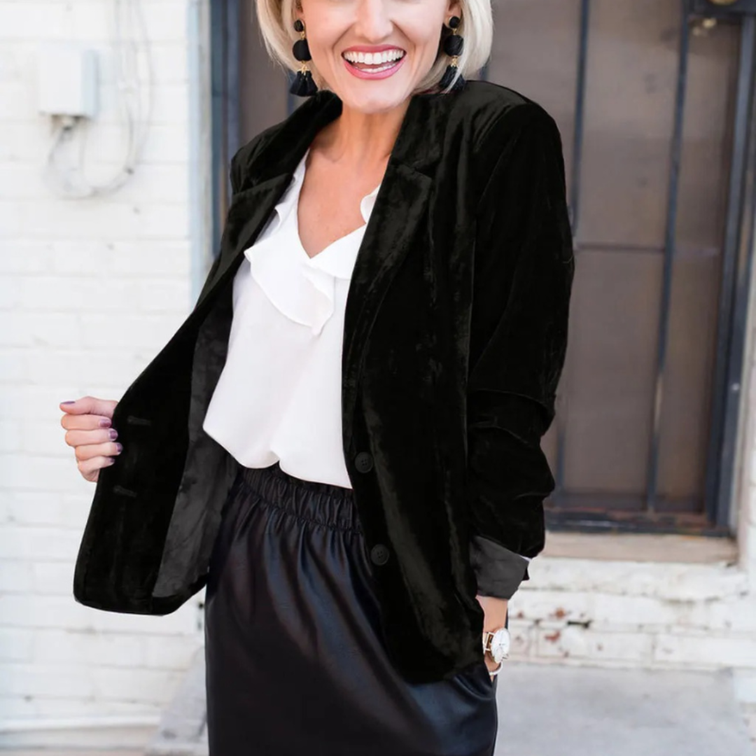 "Damen Blazer beige, elegant, zeitlos, figurbetont, besonders für Business und Abendveranstaltungen geeignet."