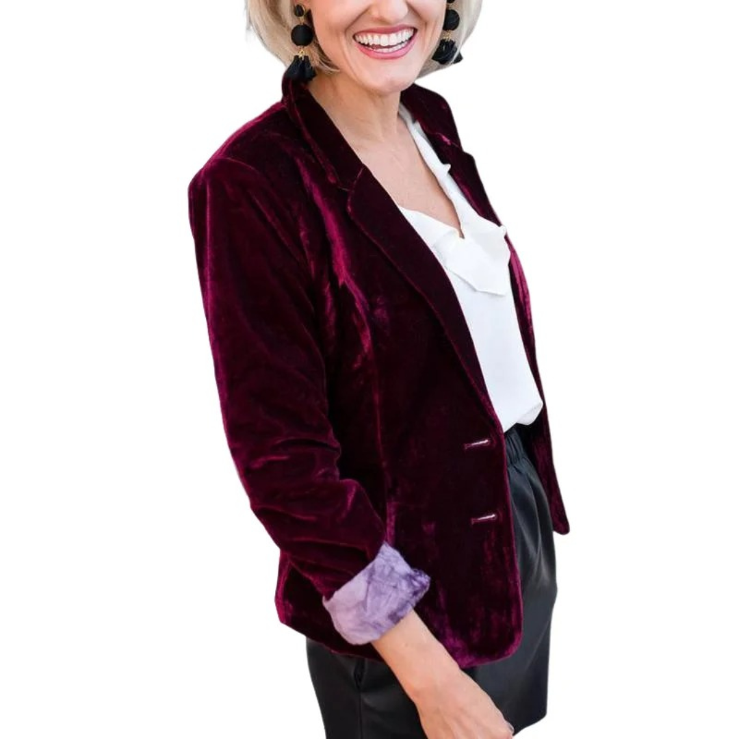 "Damen Blazer beige, elegant, zeitlos, figurbetont, besonders für Business und Abendveranstaltungen geeignet."