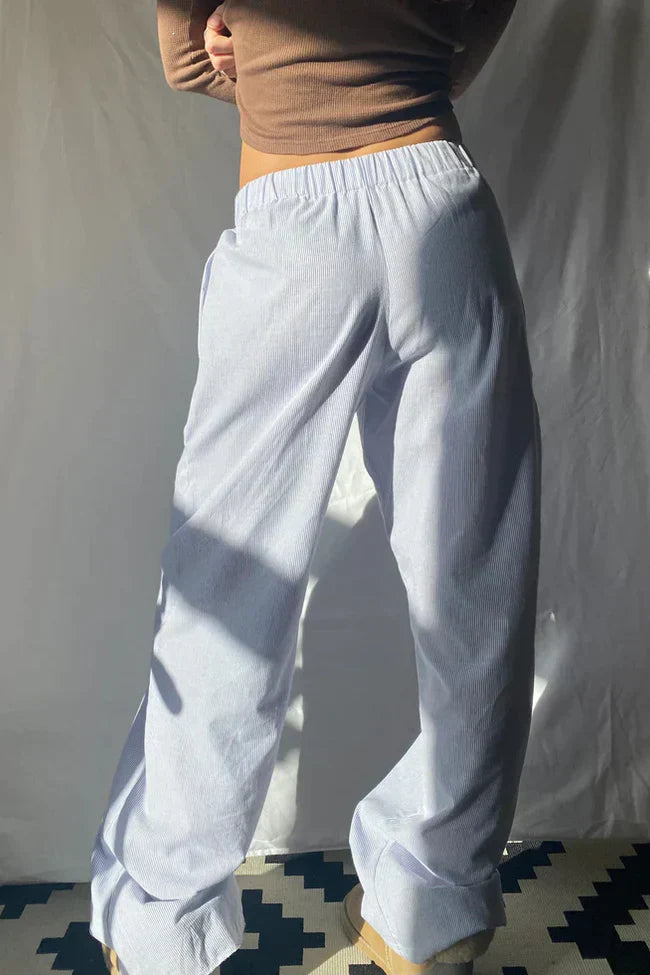"Damen Freizeithose aus Baumwolle, elastischer Bund, lässige Passform, vielseitig kombinierbar, Seiteansicht."