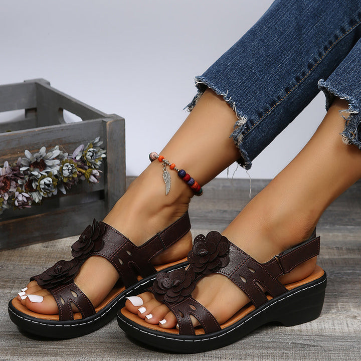 "Damen Freizeitsandalen mit ergonomischer Sohle, in Blau, Braun, Rot, Schwarz, Silber & Weiß für optimalen Komfort"