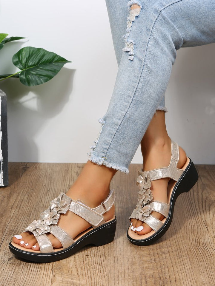 "Damen Freizeitsandalen mit ergonomischer Sohle, in Blau, Braun, Rot, Schwarz, Silber & Weiß für optimalen Komfort"