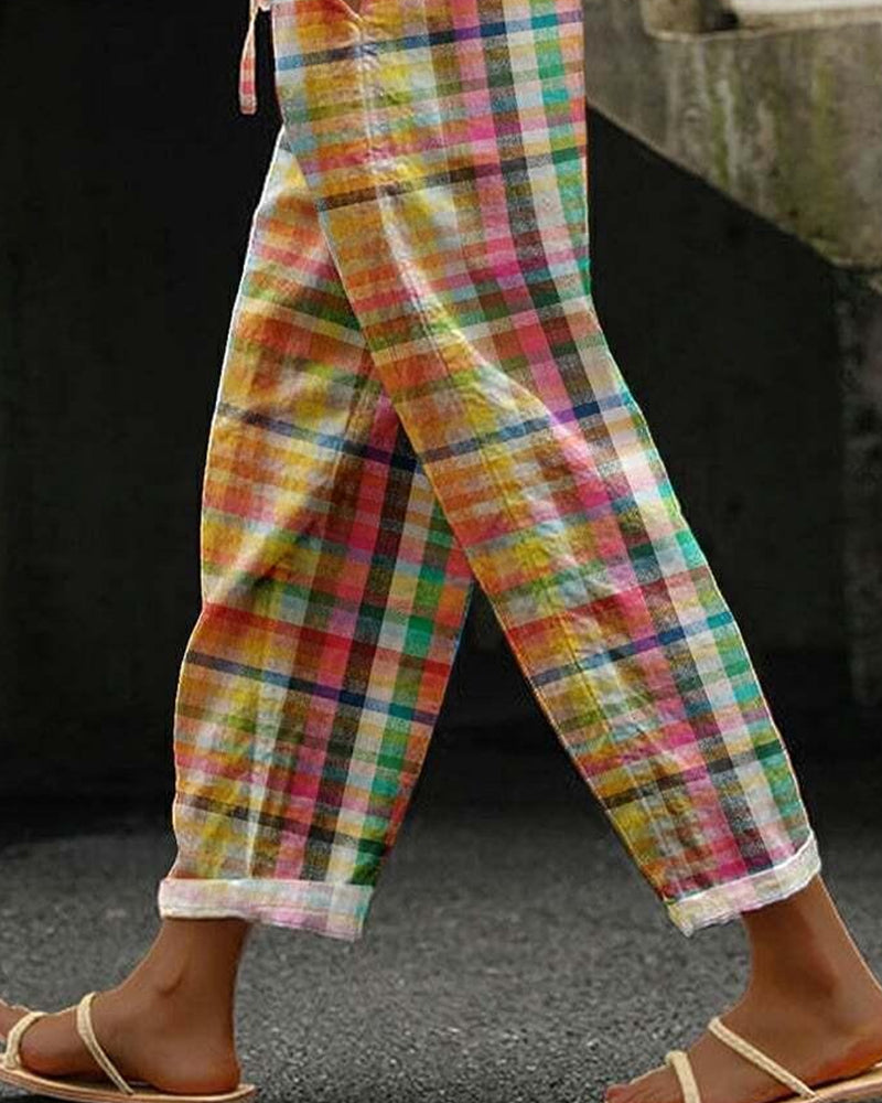 "Damen karierte Hose mit Taschen, klassisches Karomuster, vielseitig, stilvoller Komfort, ideal für Alltag und Büro."