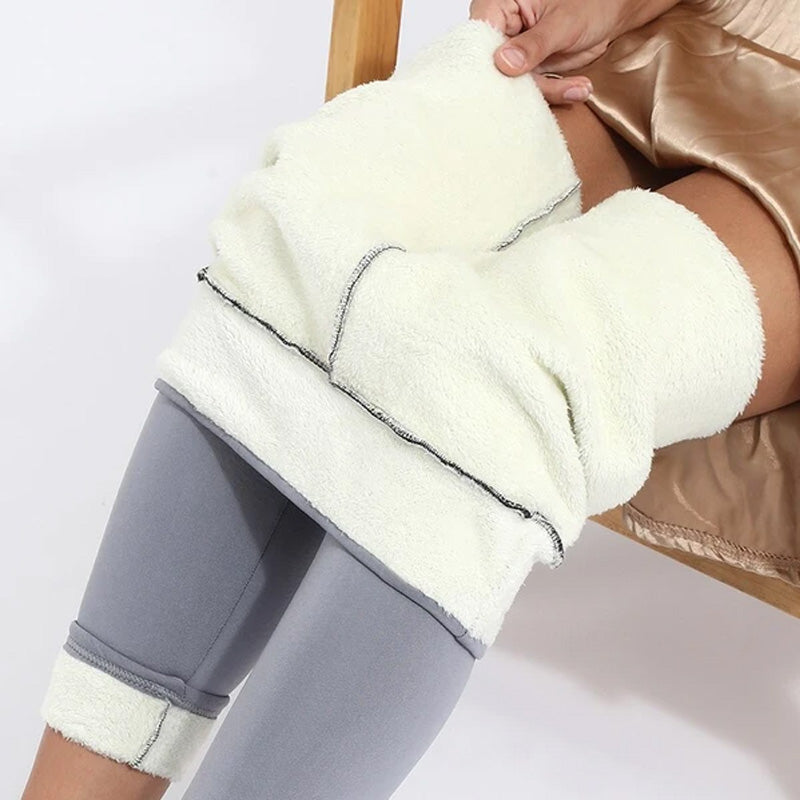 "Damen Lammfell Winterleggings, hohe Taille, weiches Plüschfutter, schwarz, warm und bequem, perfekte Silhouette."