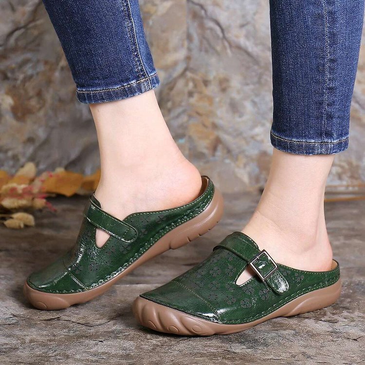 "Damen Leder Clogs, extra breit, aus weichem Echtleder und rutschfester Sohle, in Blau und Braun, modisch und bequem."