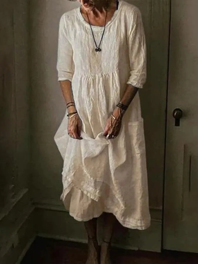 "Damen Leinenkleid, leicht und elegant, ideal für Sommer; stilvolles Design, atmungsaktiver Stoff, perfekt für warme Tage."