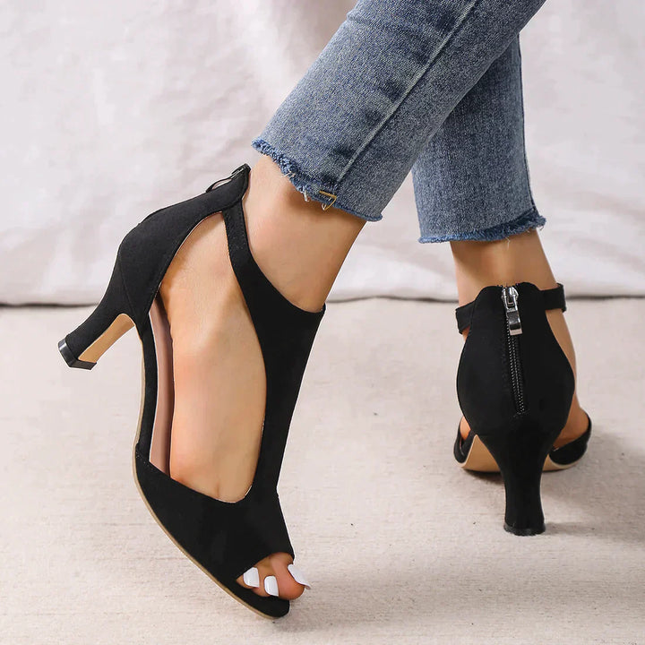 Damen Orthopädische Absatzsandalen in Schwarz, modernes Design, weiche Innensohle, ideal für Komfort und Fußgesundheit.
