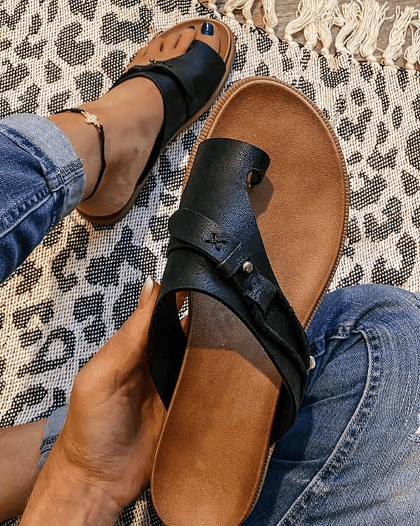 "Damen orthopädische Komfortsandalen mit verstellbaren Riemen, anatomischem Fußbett, rutschfester Sohle in Beige."