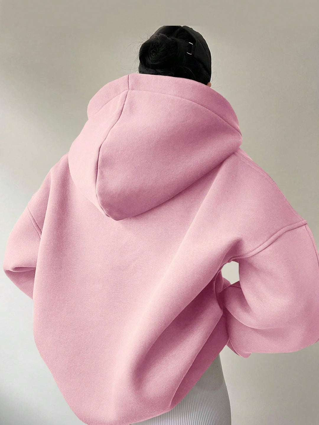 "Damen Oversized Hoodie mit modernem Kragen, lässiger Passform und weichem Baumwollmix, ideal für modische Looks."