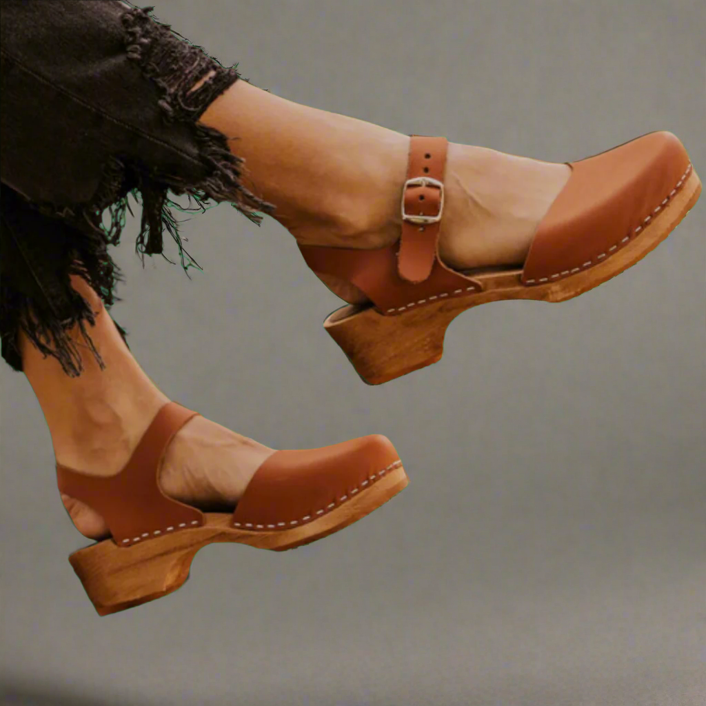 "Damen Plateau Sandalen mit ergonomischer Plateausohle, elegantes Design, beige Riemen, ideal für Komfort und Stil."